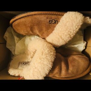 Used size 6 ugg slippers